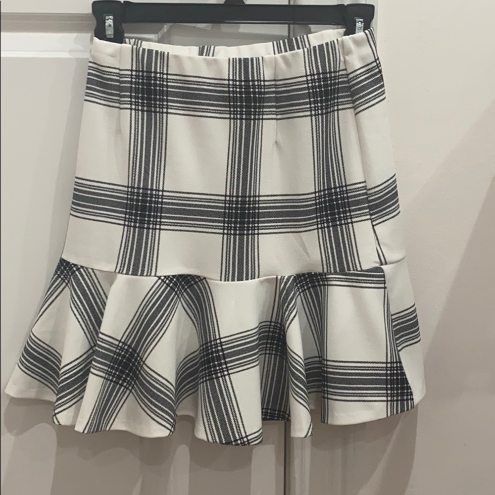 Ruffle skirt